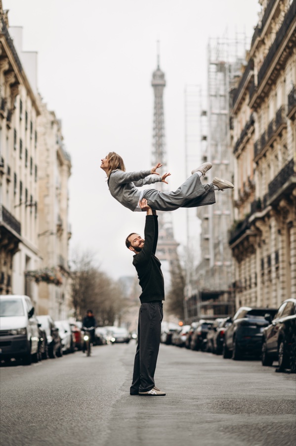 Kevin lifting Nataliya · Eiffel Tower